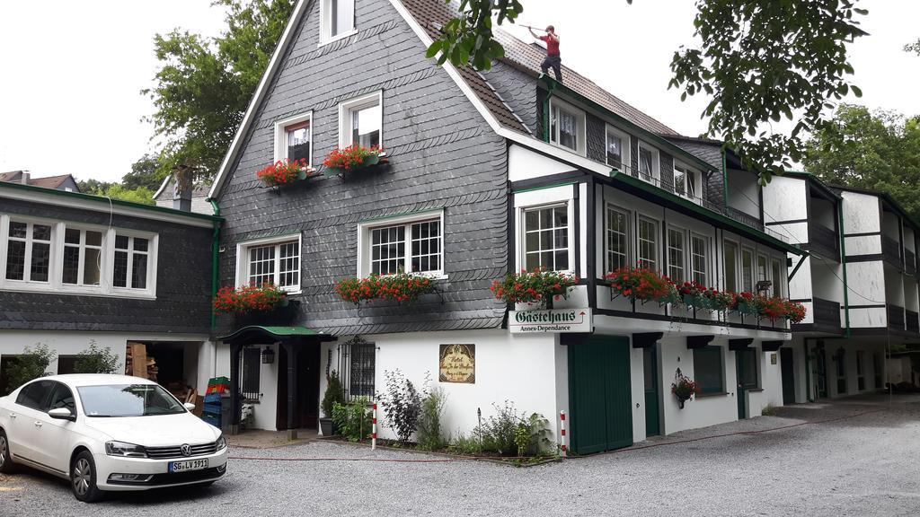 Hotel In Der Strassen Золинген Екстериор снимка