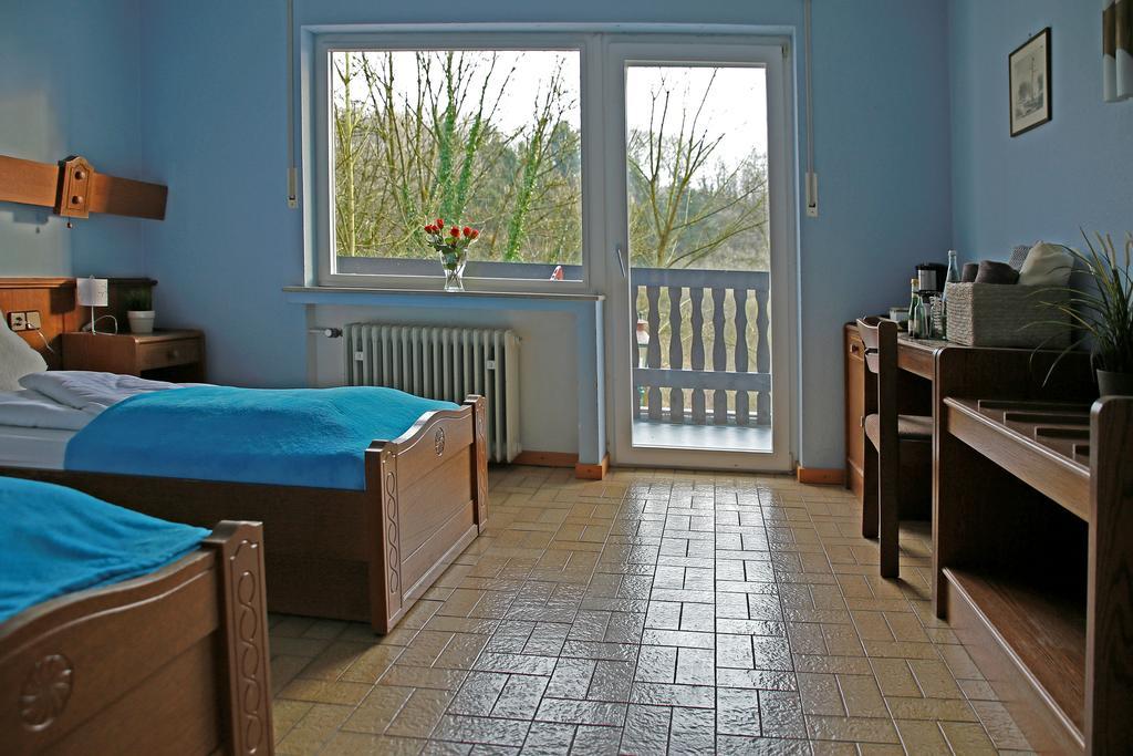 Hotel In Der Strassen Золинген Екстериор снимка